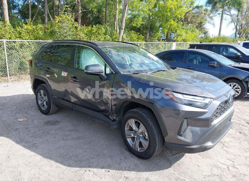 2022 Toyota Rav4 HYBRID XLE (VIN 4T3RWRFV8NU062309) main photo