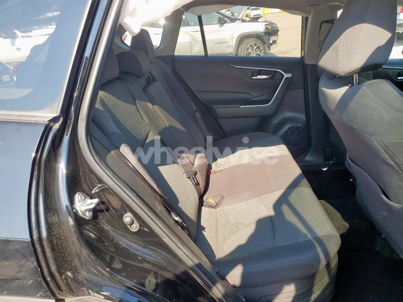 2024 TOYOTA RAV4 XLE (VIN 4T3RWRFV8RU125754) main photo