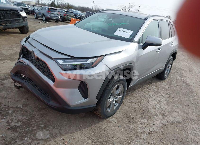 Photo 2 of 2024 Toyota Rav4 HYBRID XLE (VIN 4T3RWRFV8RU146944)