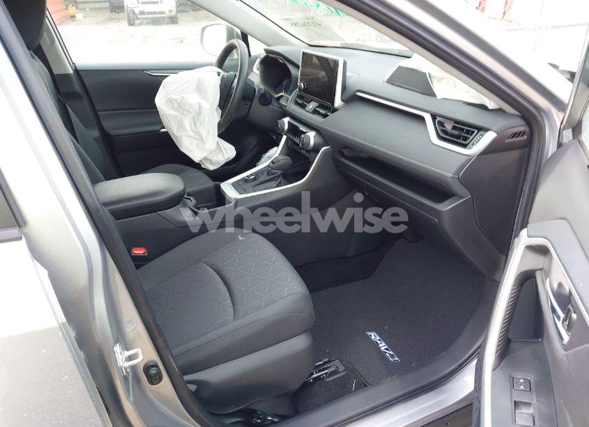 Photo 5 of 2024 Toyota Rav4 HYBRID XLE (VIN 4T3RWRFV8RU146944)