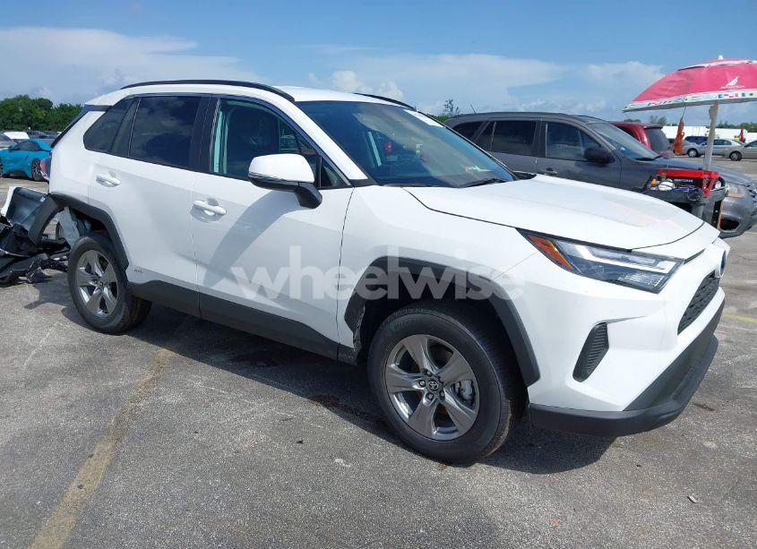 2024 Toyota Rav4 HYBRID XLE (VIN 4T3RWRFV8RU150914) main photo