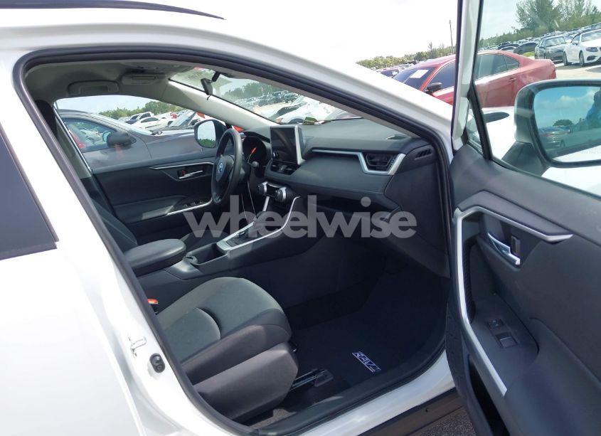 Photo 5 of 2024 Toyota Rav4 HYBRID XLE (VIN 4T3RWRFV8RU150914)