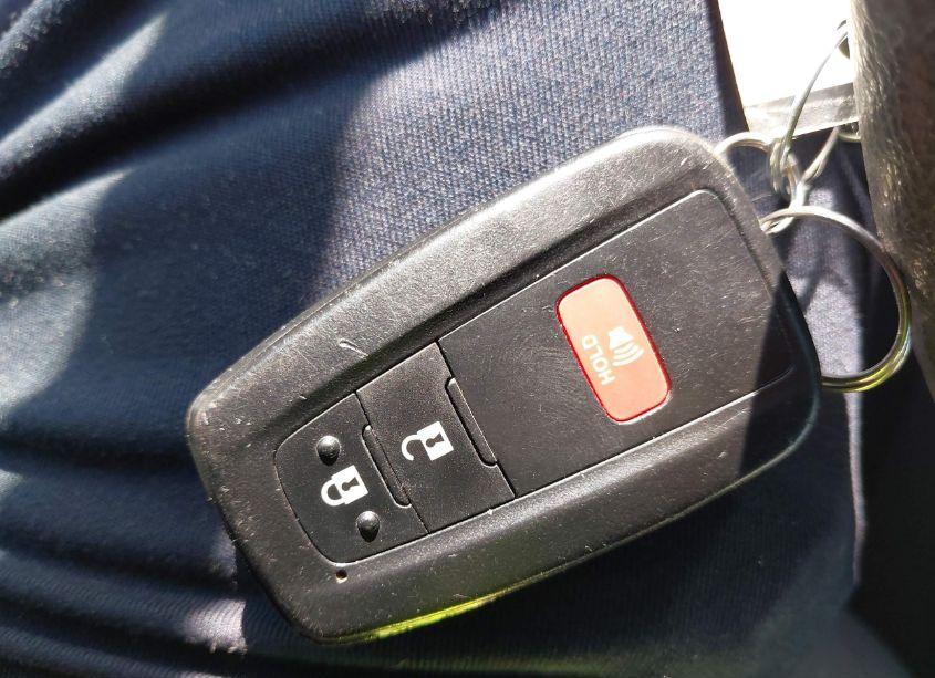 Photo 11 of 2021 Toyota Rav4 HYBRID XLE (VIN 4T3RWRFV9MU012601)