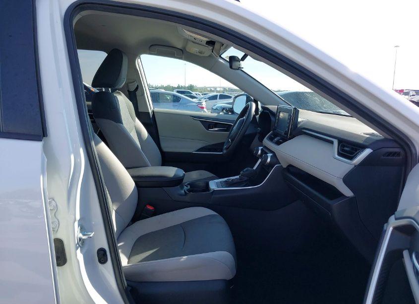 Photo 5 of 2021 Toyota Rav4 HYBRID XLE (VIN 4T3RWRFV9MU012601)