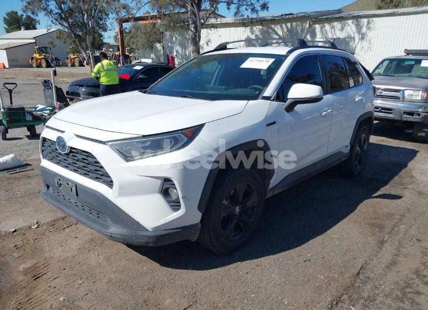 Photo 2 of 2021 Toyota Rav4 HYBRID XLE (VIN 4T3RWRFV9MU022626)