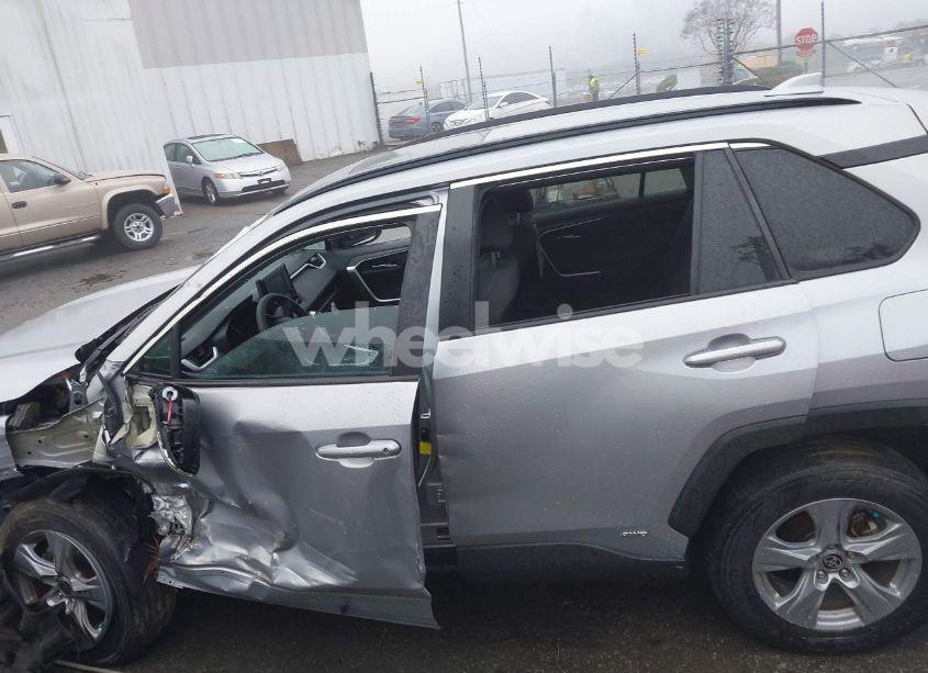 Photo 14 of 2022 Toyota Rav4 HYBRID XLE (VIN 4T3RWRFV9NU051982)