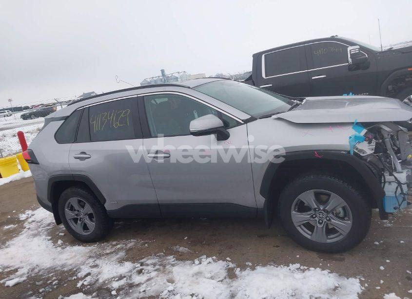Photo 14 of 2022 Toyota Rav4 HYBRID XLE (VIN 4T3RWRFV9NU064022)