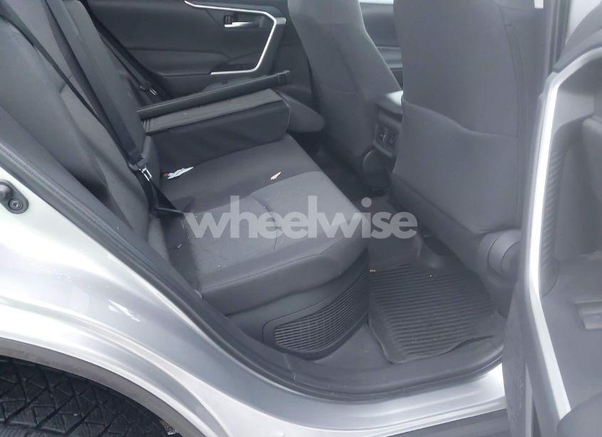 Photo 8 of 2022 Toyota Rav4 HYBRID XLE (VIN 4T3RWRFV9NU064022)