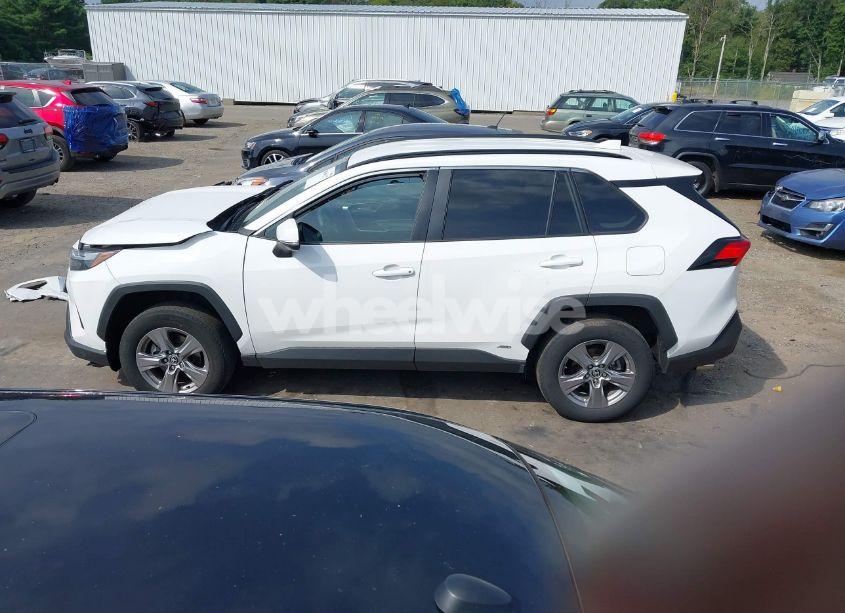 Photo 15 of 2022 Toyota Rav4 HYBRID XLE (VIN 4T3RWRFV9NU065039)