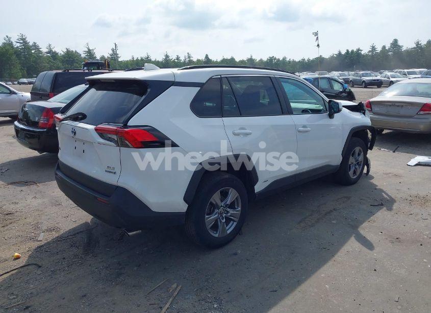 Photo 4 of 2022 Toyota Rav4 HYBRID XLE (VIN 4T3RWRFV9NU065039)