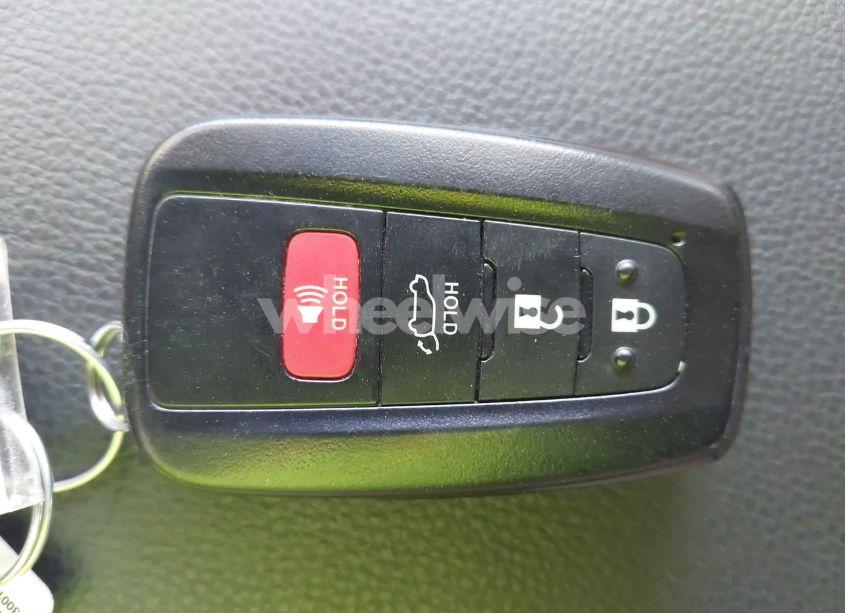 Photo 11 of 2022 Toyota Rav4 HYBRID XLE (VIN 4T3RWRFV9NU069771)