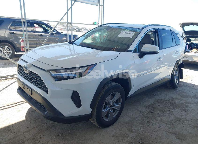 Photo 2 of 2022 Toyota Rav4 HYBRID XLE (VIN 4T3RWRFV9NU069771)
