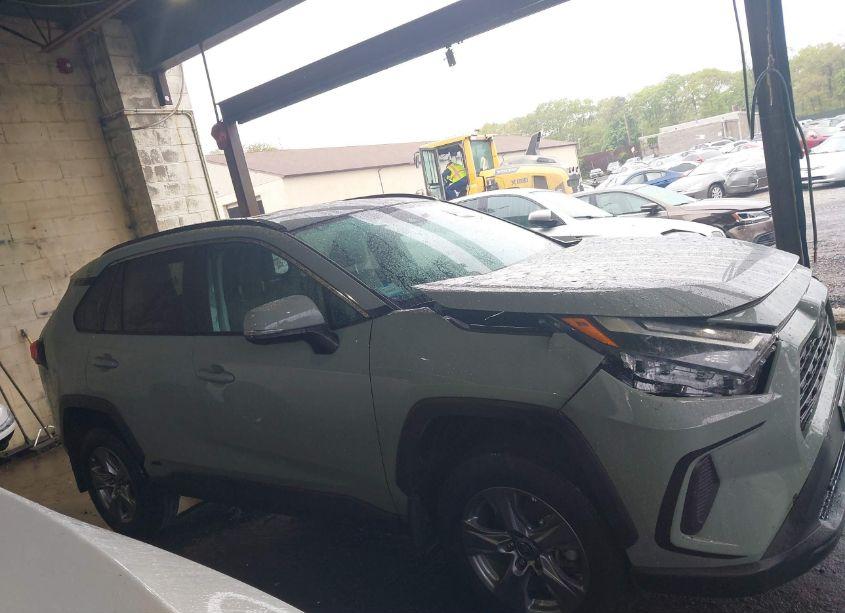 Photo 13 of 2023 Toyota Rav4 XLE HYBRID (VIN 4T3RWRFV9PU094821)