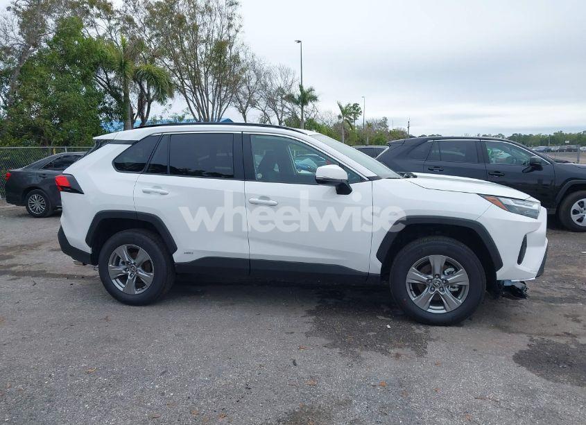 Photo 13 of 2025 Toyota Rav4 HYBRID XLE (VIN 4T3RWRFV9SU164875)