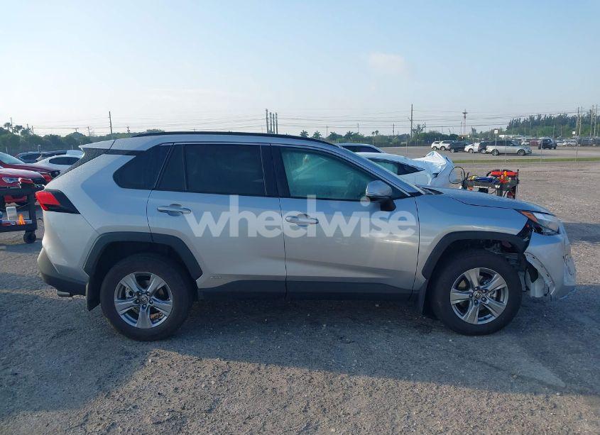 Photo 13 of 2025 Toyota Rav4 HYBRID XLE (VIN 4T3RWRFV9SU167226)