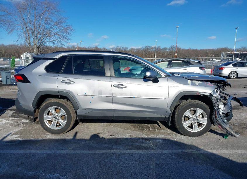 Photo 13 of 2021 Toyota Rav4 HYBRID XLE (VIN 4T3RWRFVXMU033957)
