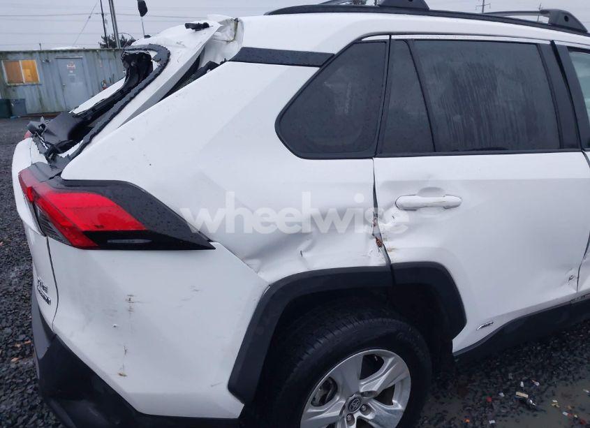 Photo 13 of 2021 Toyota Rav4 HYBRID XLE (VIN 4T3RWRFVXMU040343)