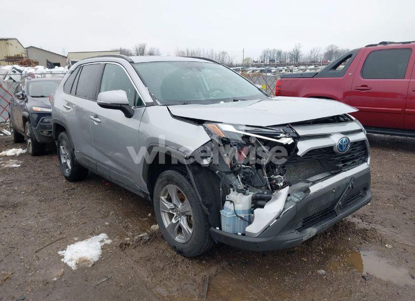 2022 Toyota Rav4 HYBRID XLE (VIN 4T3RWRFVXNU051425) main photo