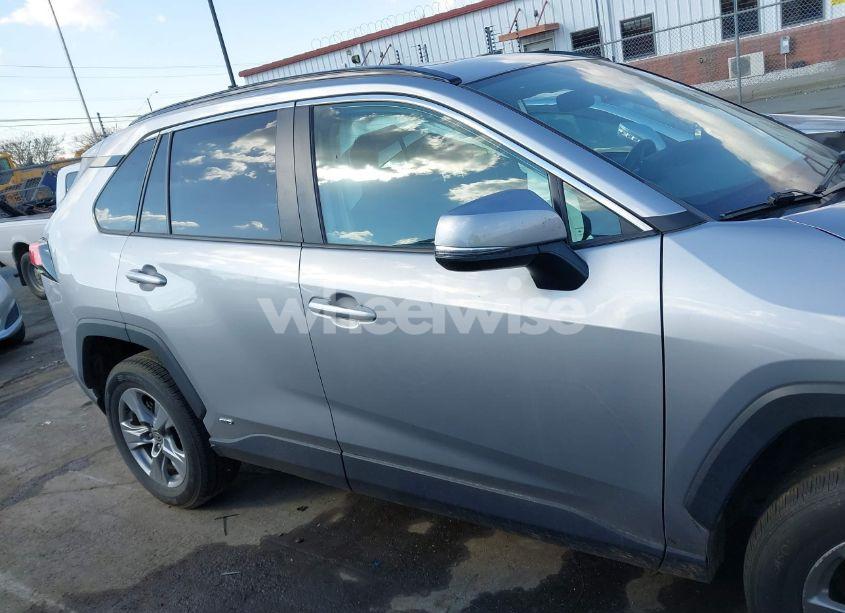 Photo 13 of 2022 Toyota Rav4 HYBRID XLE (VIN 4T3RWRFVXNU075319)