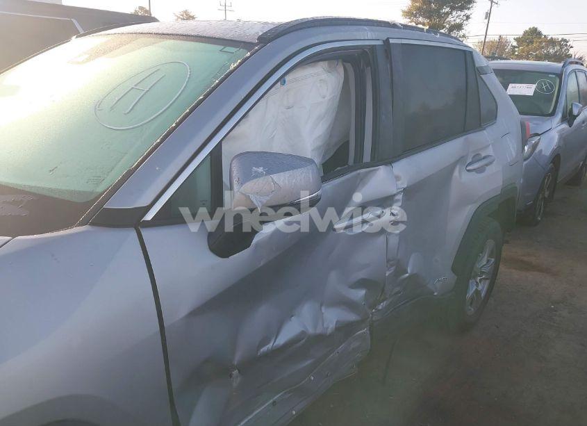 Photo 6 of 2022 Toyota Rav4 HYBRID XLE (VIN 4T3RWRFVXNU075319)