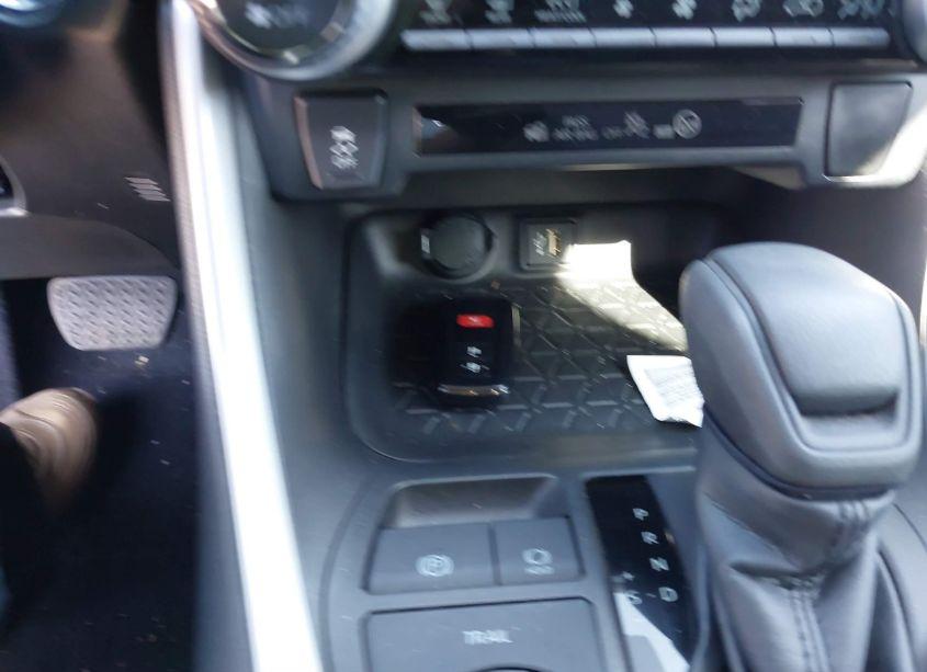 Photo 11 of 2023 Toyota Rav4 HYBRID XLE (VIN 4T3RWRFVXPU087991)