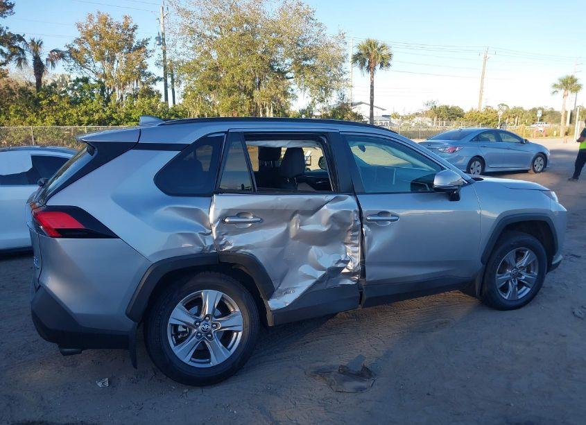 Photo 13 of 2024 Toyota Rav4 HYBRID XLE (VIN 4T3RWRFVXRU114528)