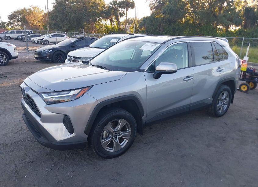 Photo 2 of 2024 Toyota Rav4 HYBRID XLE (VIN 4T3RWRFVXRU114528)