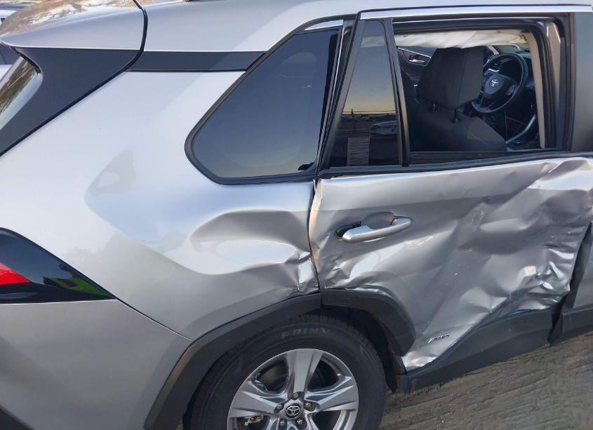 Photo 6 of 2024 Toyota Rav4 HYBRID XLE (VIN 4T3RWRFVXRU114528)