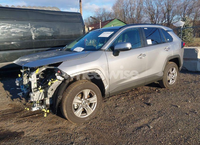 Photo 2 of 2024 Toyota Rav4 HYBRID XLE (VIN 4T3RWRFVXRU146637)