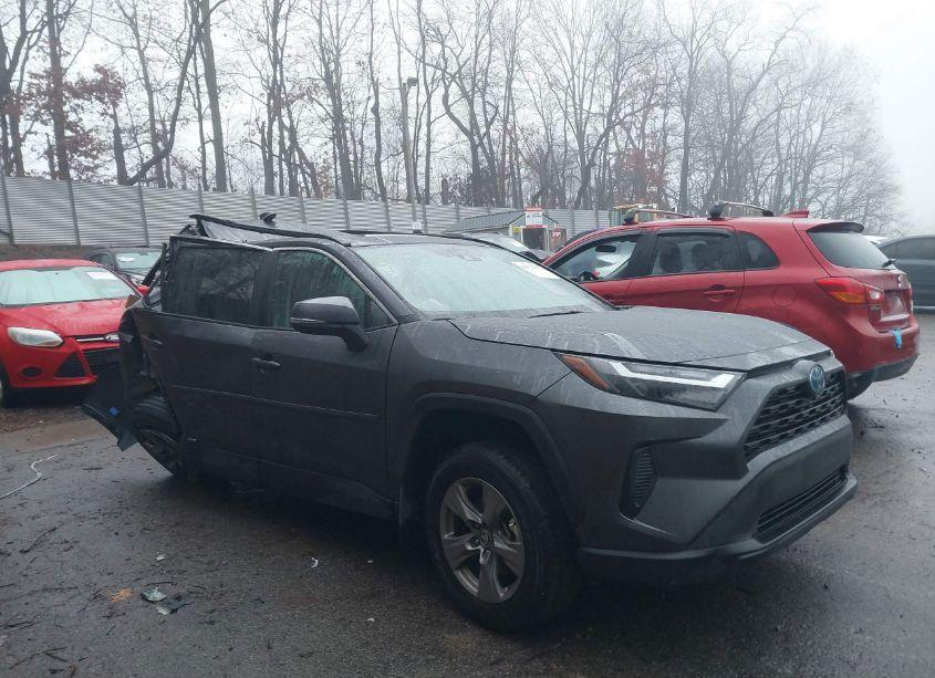 2024 Toyota Rav4 HYBRID XLE (VIN 4T3RWRFVXRU155760) main photo