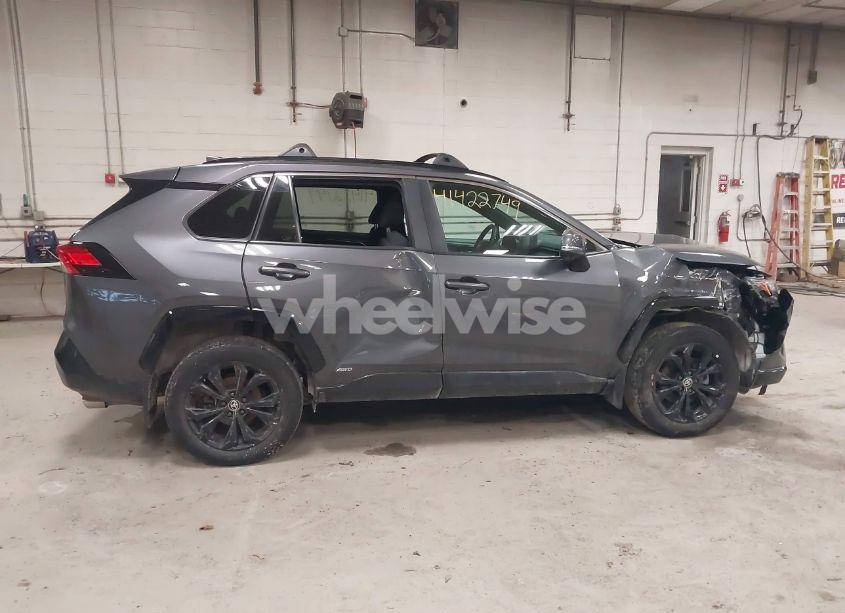 Photo 13 of 2022 Toyota Rav4 HYBRID SE (VIN 4T3T6RFV2NU085915)