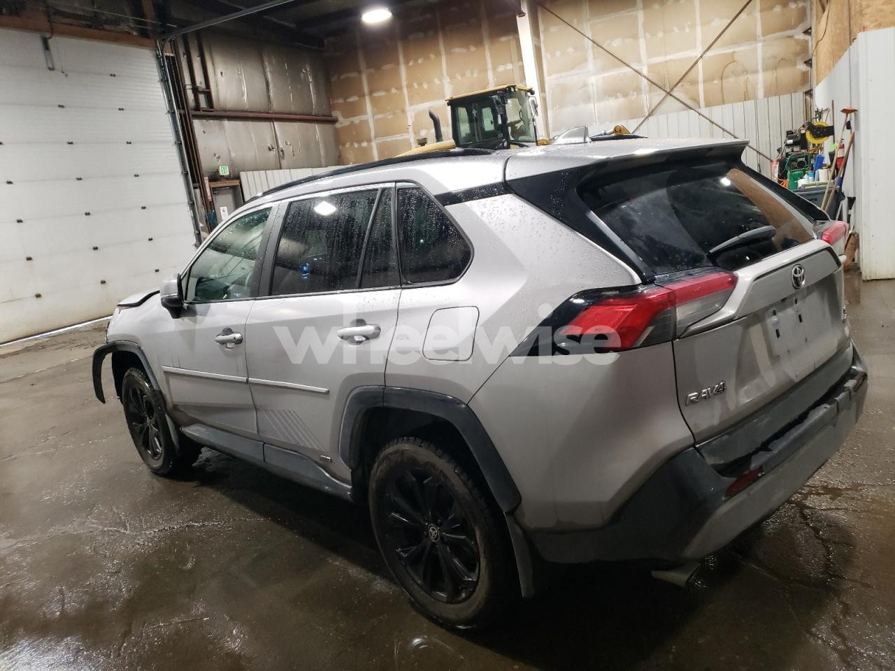 Photo 2 of 2022 TOYOTA RAV4 SE (VIN 4T3T6RFV2NU101644)