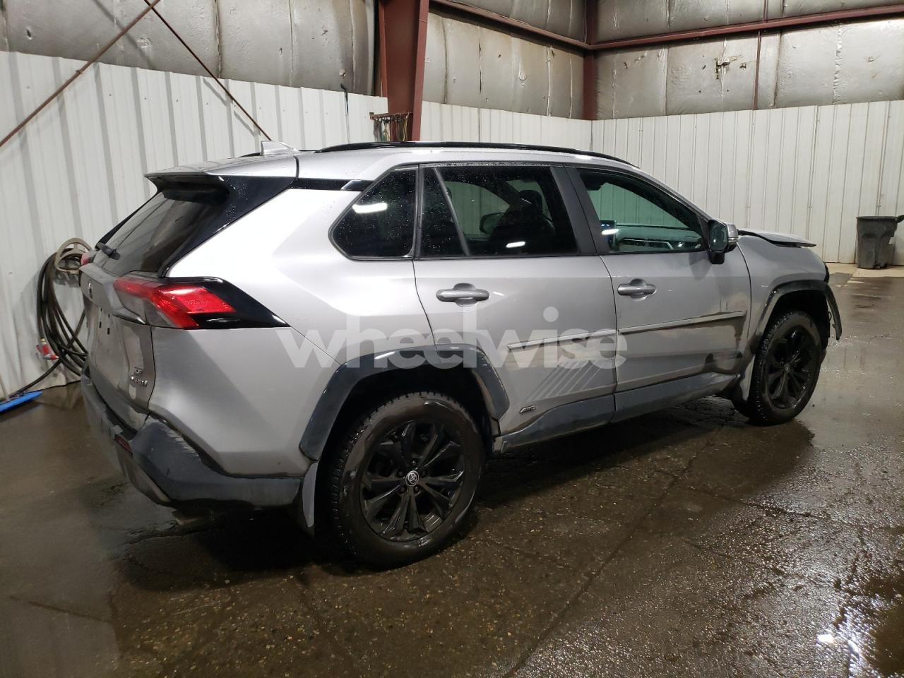 Photo 3 of 2022 TOYOTA RAV4 SE (VIN 4T3T6RFV2NU101644)