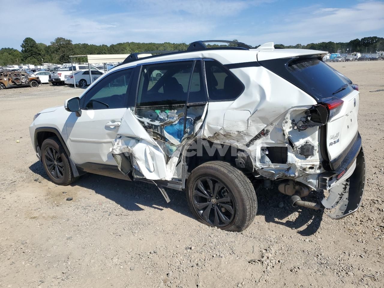 Photo 2 of 2022 TOYOTA RAV4 SE (VIN 4T3T6RFV3NU080920)