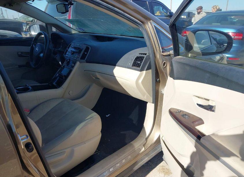 Photo 5 of 2009 Toyota Venza (VIN 4T3ZE11A39U017728)