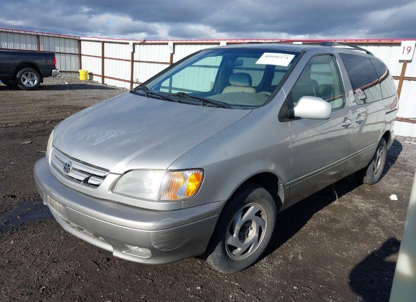 Photo 2 of 2001 Toyota Sienna XLE (VIN 4T3ZF13C01U358133)
