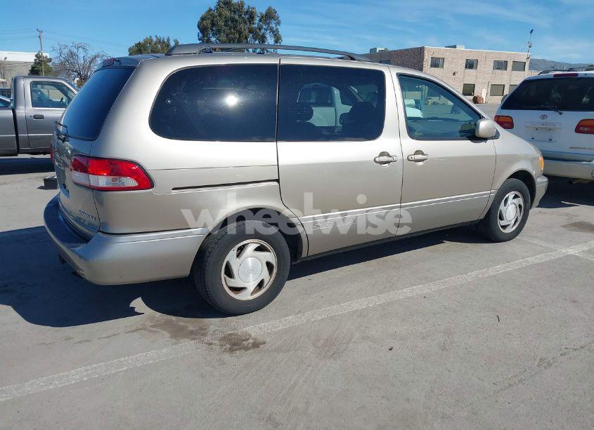 Photo 4 of 2001 Toyota Sienna XLE (VIN 4T3ZF13C01U381668)