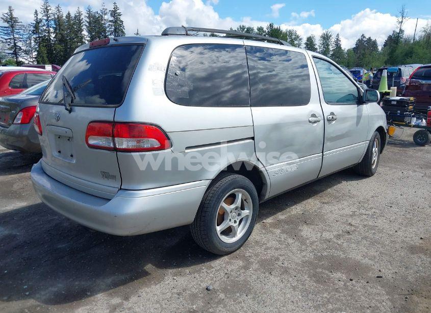 Photo 4 of 2002 Toyota Sienna LE (VIN 4T3ZF13C02U421846)