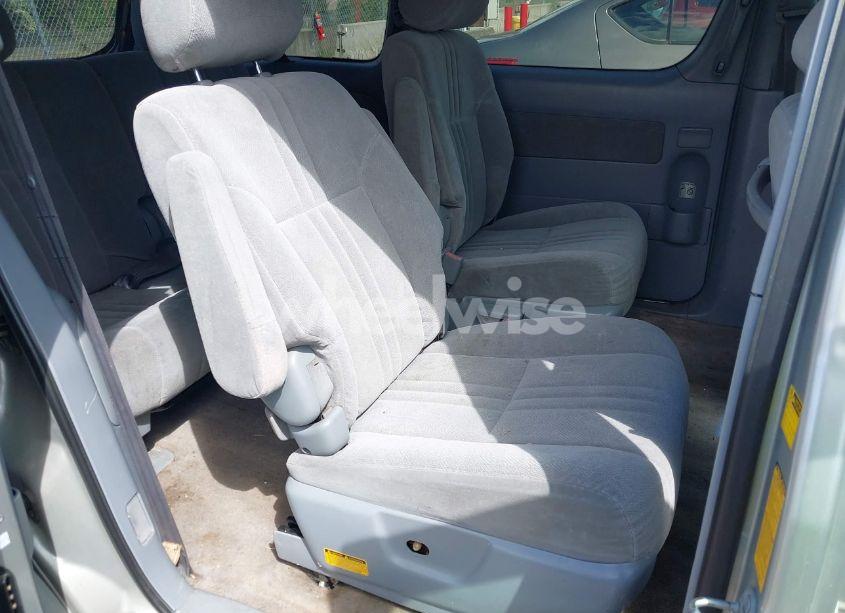 Photo 8 of 2002 Toyota Sienna LE (VIN 4T3ZF13C02U421846)