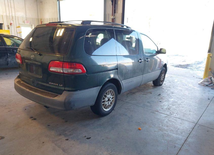 Photo 4 of 2002 Toyota Sienna LE (VIN 4T3ZF13C02U454670)