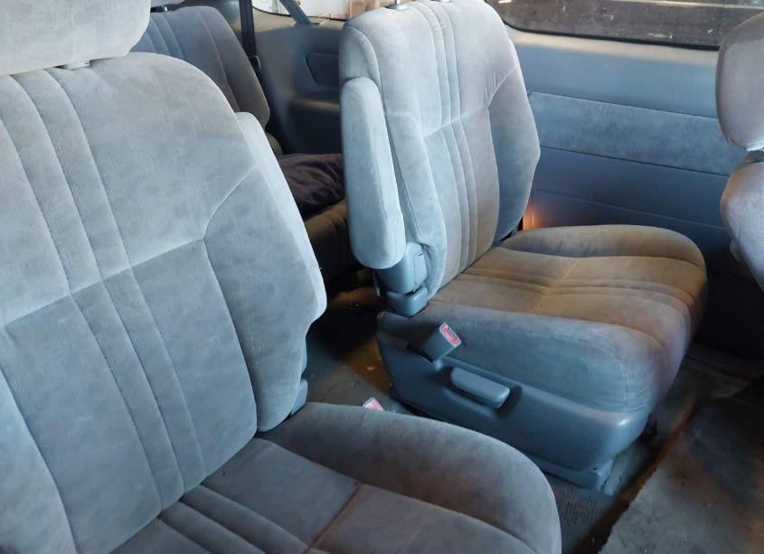 Photo 8 of 2002 Toyota Sienna LE (VIN 4T3ZF13C02U454670)