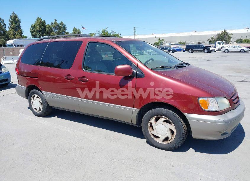 2002 Toyota Sienna XLE (VIN 4T3ZF13C02U466267) main photo