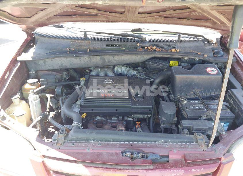 Photo 10 of 2002 Toyota Sienna XLE (VIN 4T3ZF13C02U466267)