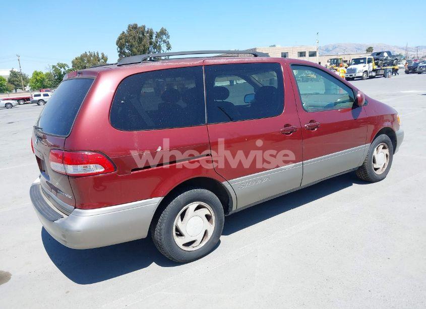 Photo 4 of 2002 Toyota Sienna XLE (VIN 4T3ZF13C02U466267)