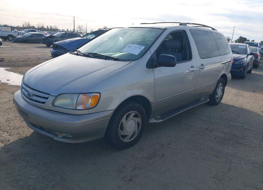 Photo 2 of 2003 Toyota Sienna XLE (VIN 4T3ZF13C03U516487)