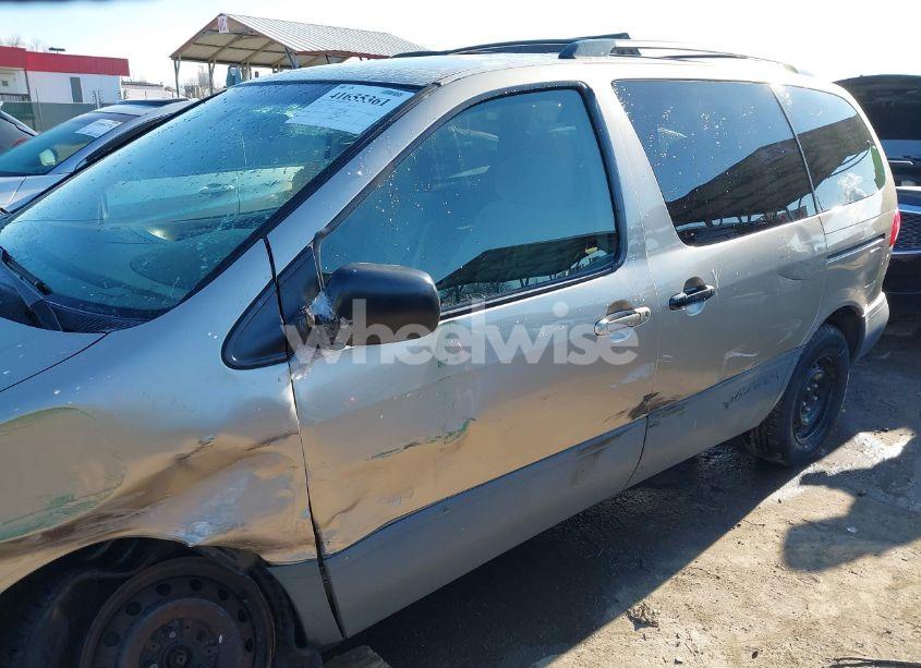 Photo 17 of 2003 Toyota Sienna LE (VIN 4T3ZF13C03U524122)