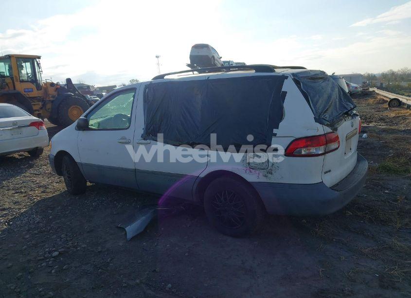 Photo 14 of 2003 Toyota Sienna LE (VIN 4T3ZF13C03U554205)