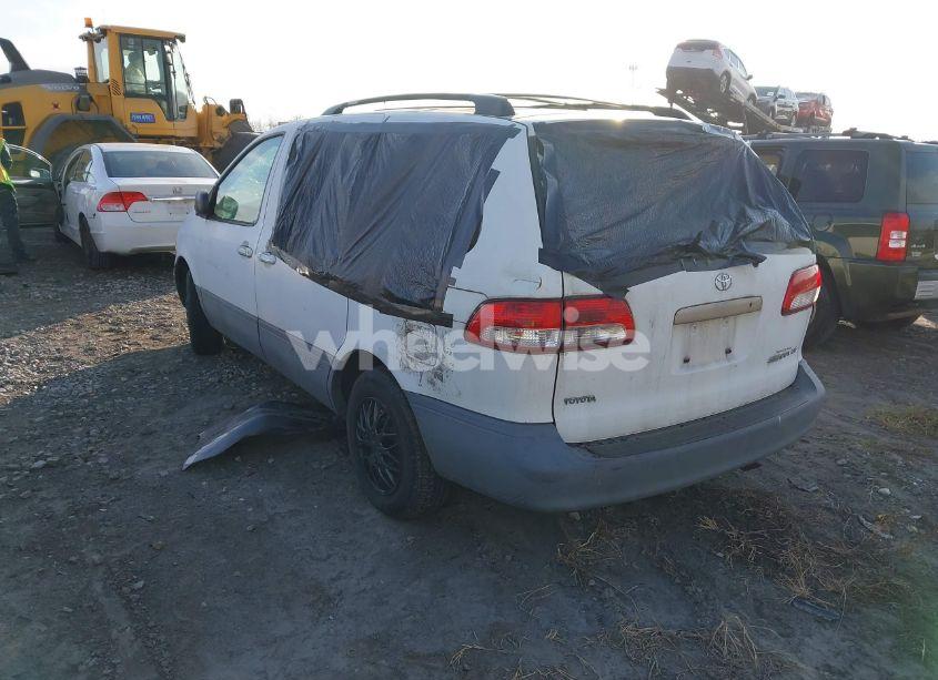 Photo 3 of 2003 Toyota Sienna LE (VIN 4T3ZF13C03U554205)
