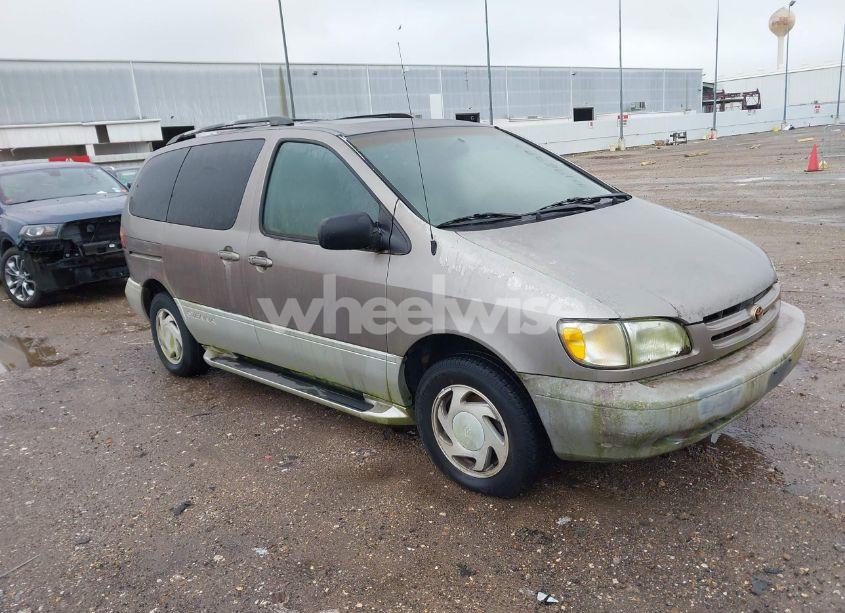 1998 Toyota Sienna XLE (VIN 4T3ZF13C0WU032131) main photo