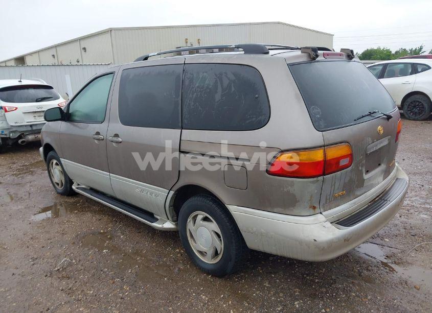 Photo 3 of 1998 Toyota Sienna XLE (VIN 4T3ZF13C0WU032131)